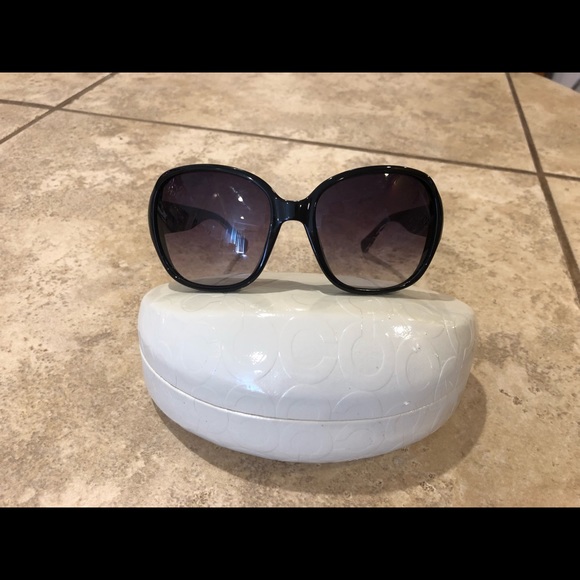 ****SOLD**** Coach S3010 sunglasses with case - Picture 2 of 6